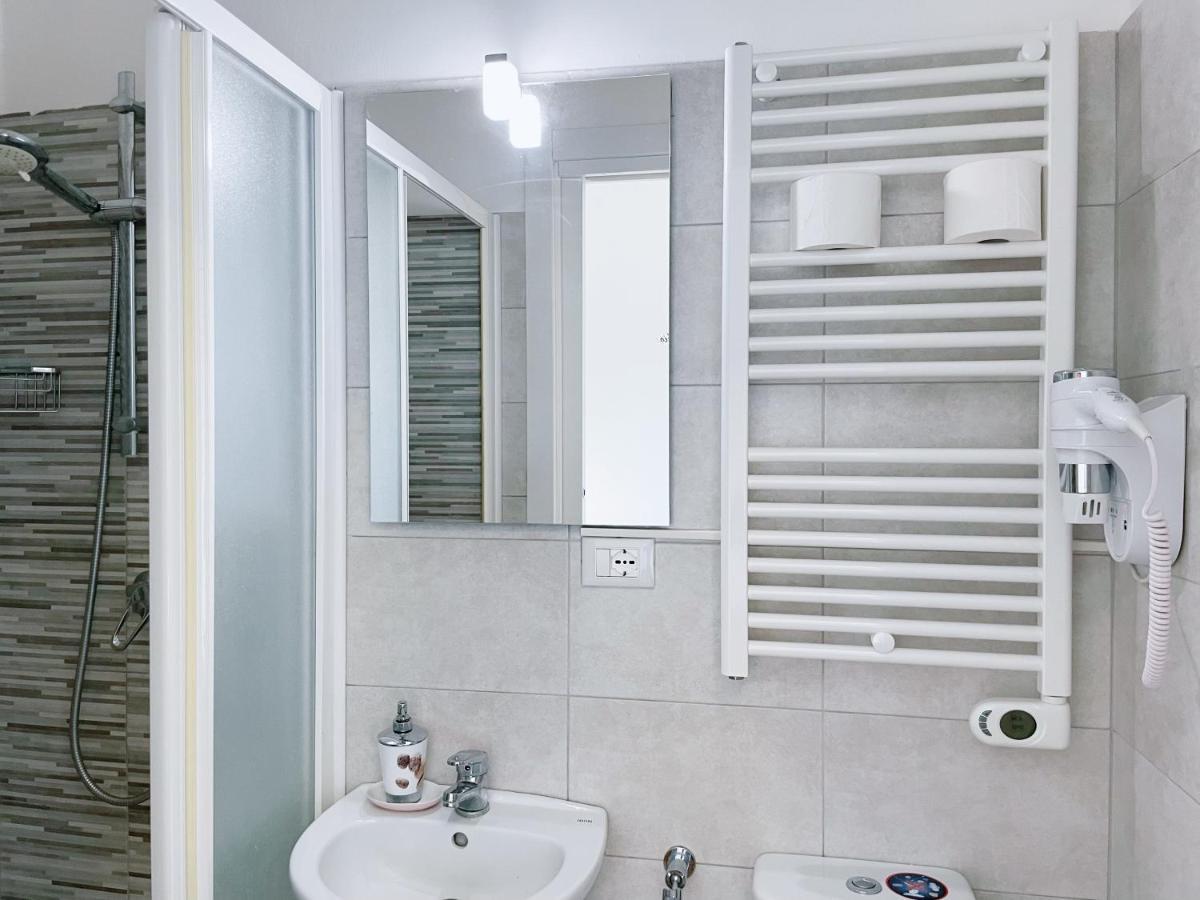 Confortini Rooms Sunday เวโรนา ภายนอก รูปภาพ
