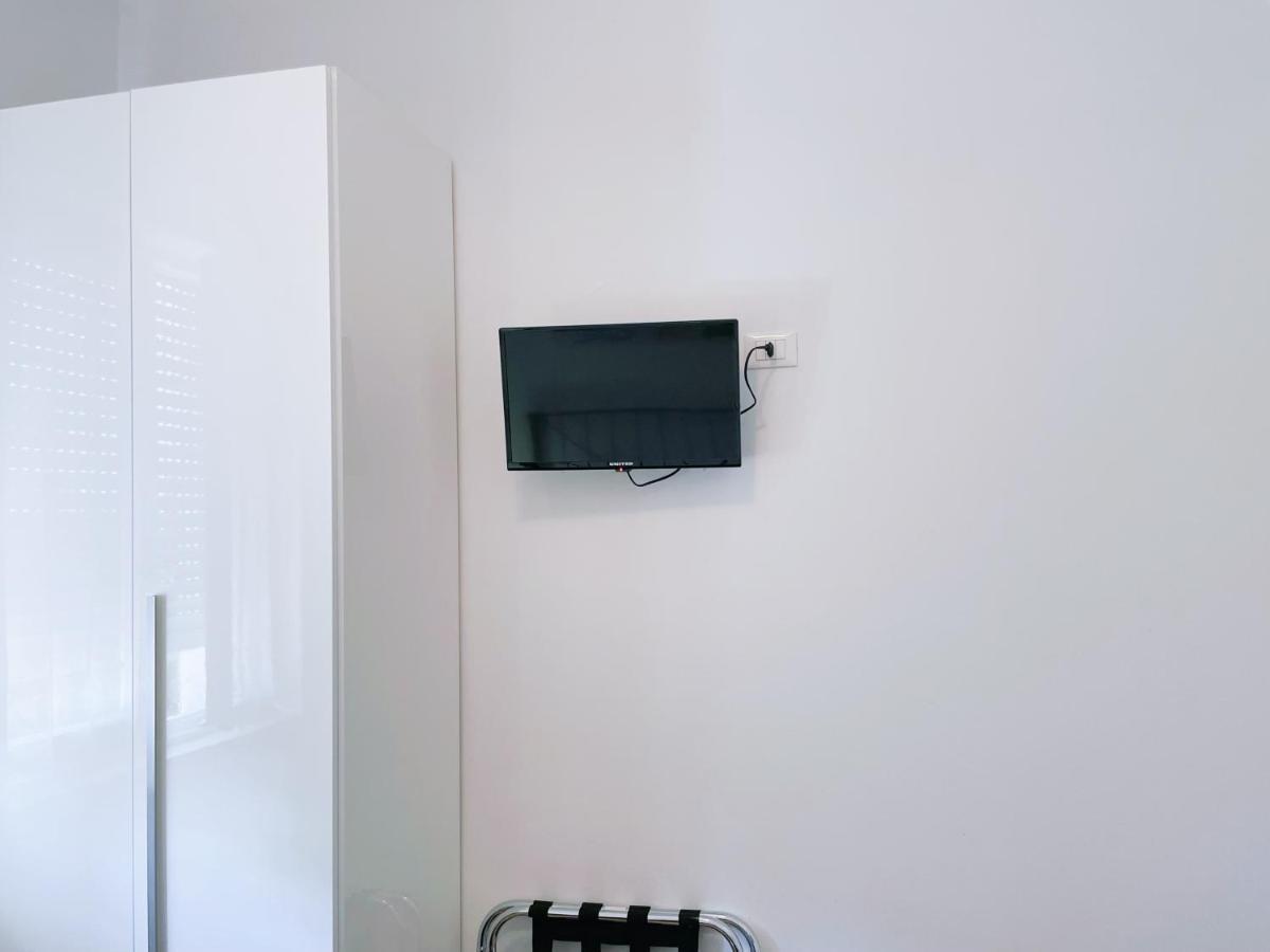 Confortini Rooms Sunday เวโรนา ภายนอก รูปภาพ