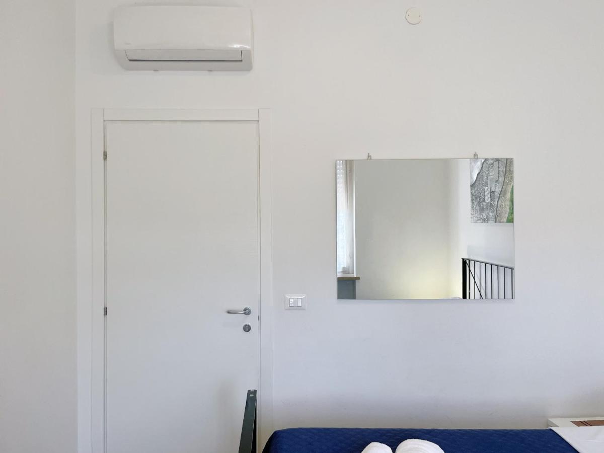 Confortini Rooms Sunday เวโรนา ภายนอก รูปภาพ