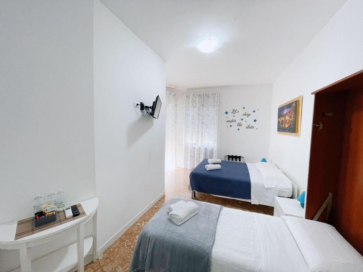 Confortini Rooms Sunday เวโรนา ภายนอก รูปภาพ