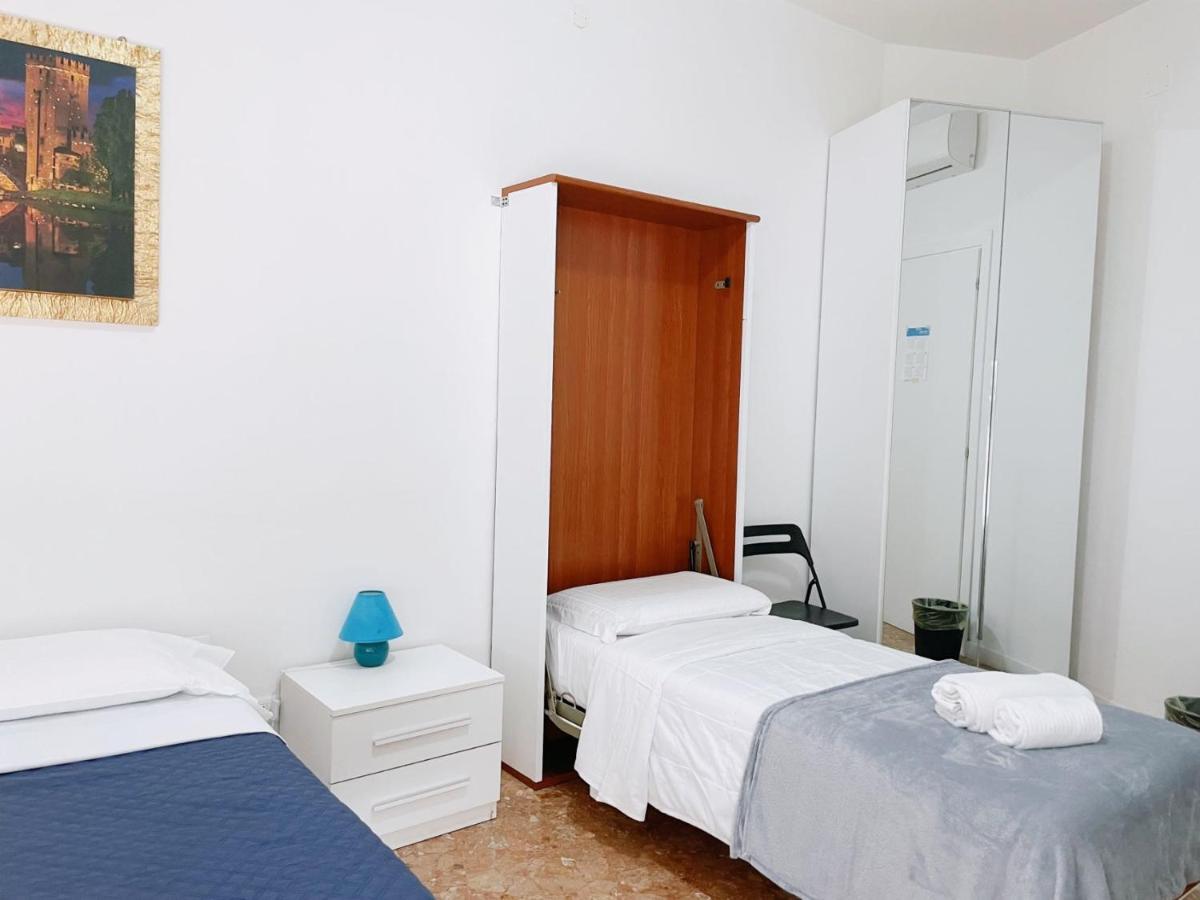 Confortini Rooms Sunday เวโรนา ภายนอก รูปภาพ