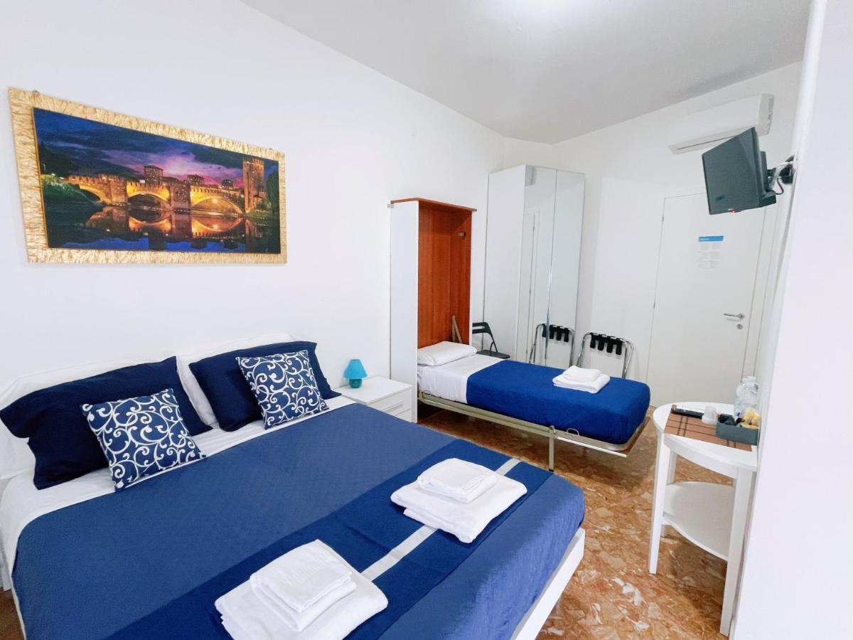 Confortini Rooms Sunday เวโรนา ภายนอก รูปภาพ