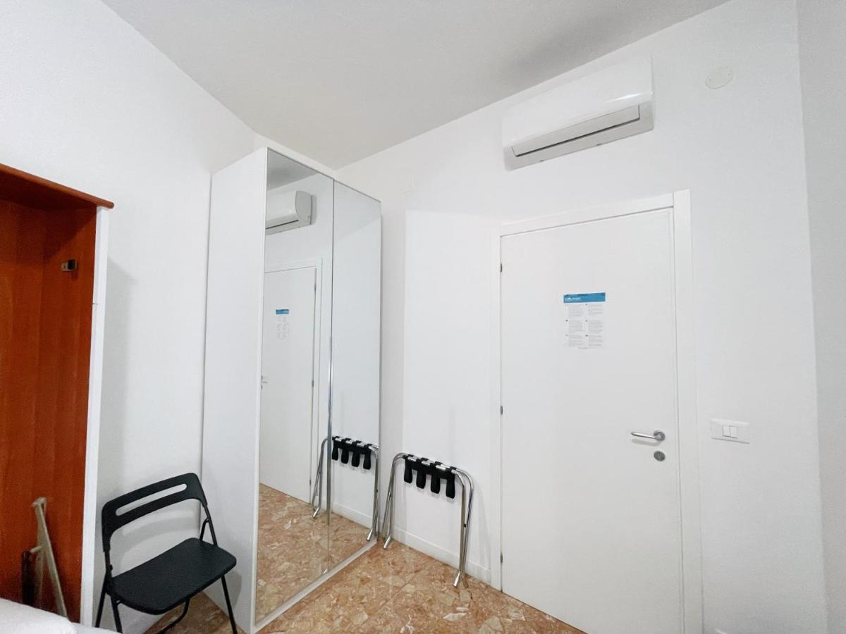 Confortini Rooms Sunday เวโรนา ภายนอก รูปภาพ