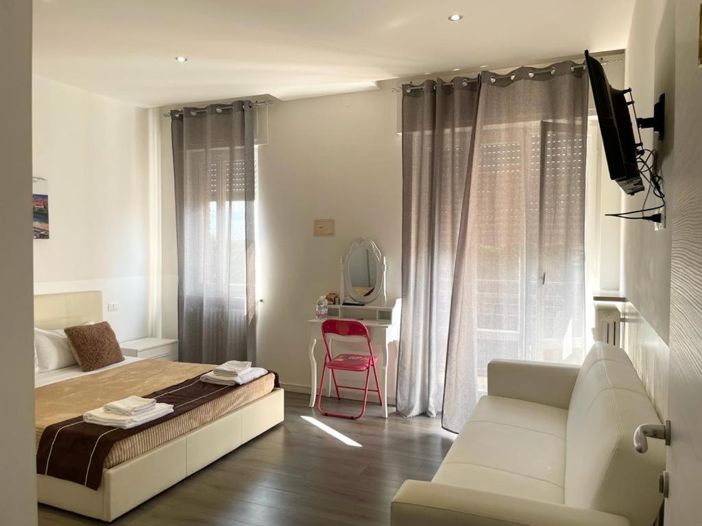 Confortini Rooms Sunday เวโรนา ภายนอก รูปภาพ