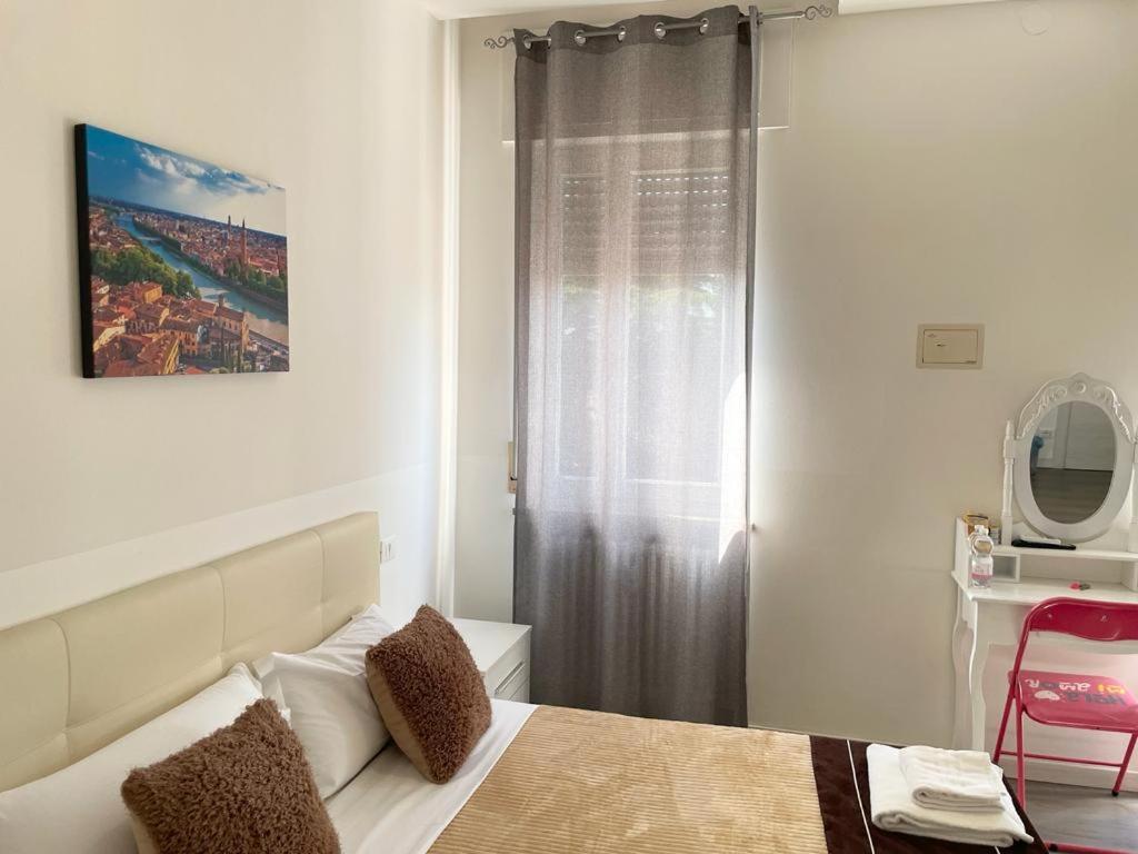 Confortini Rooms Sunday เวโรนา ภายนอก รูปภาพ