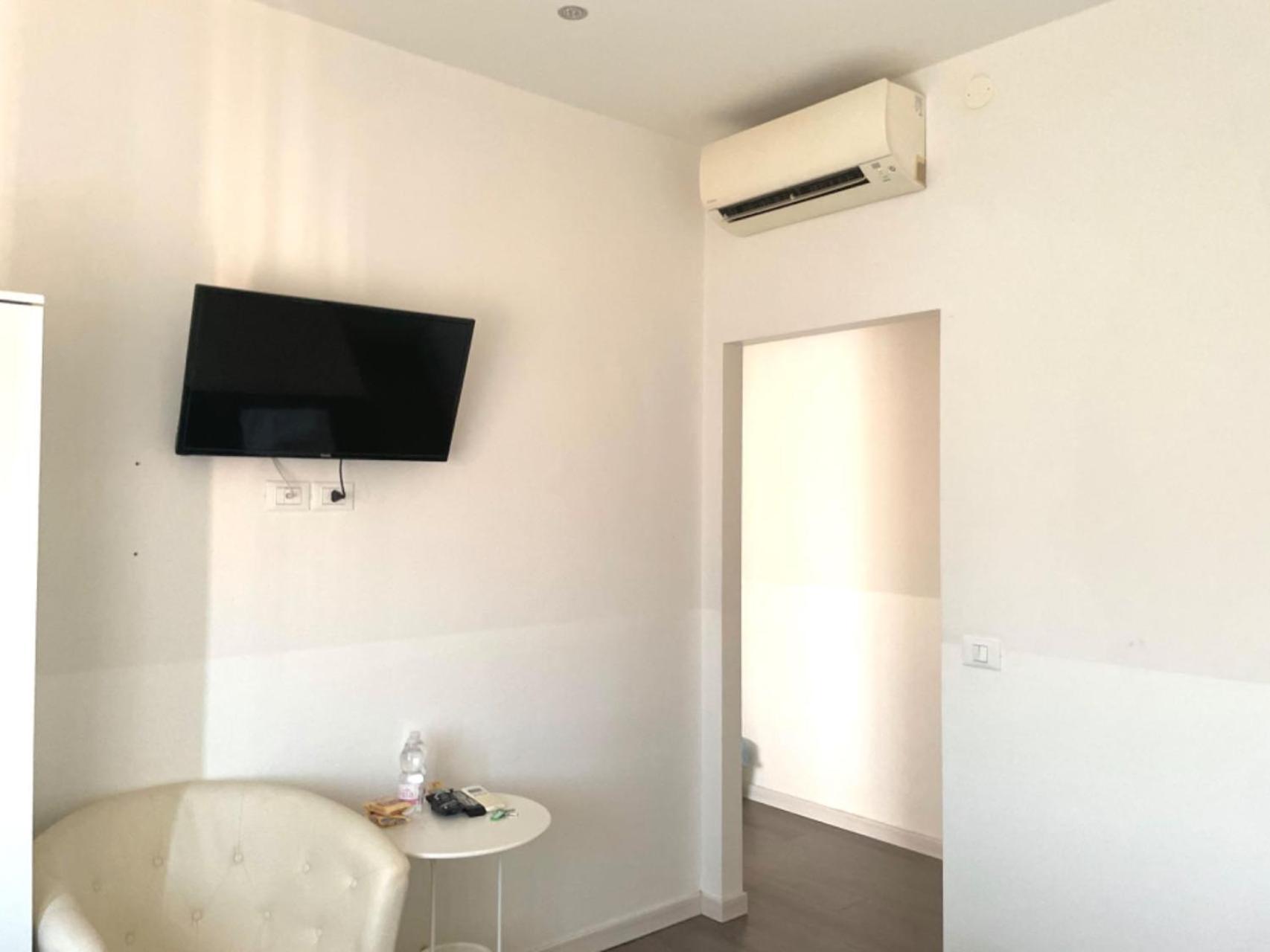 Confortini Rooms Sunday เวโรนา ภายนอก รูปภาพ