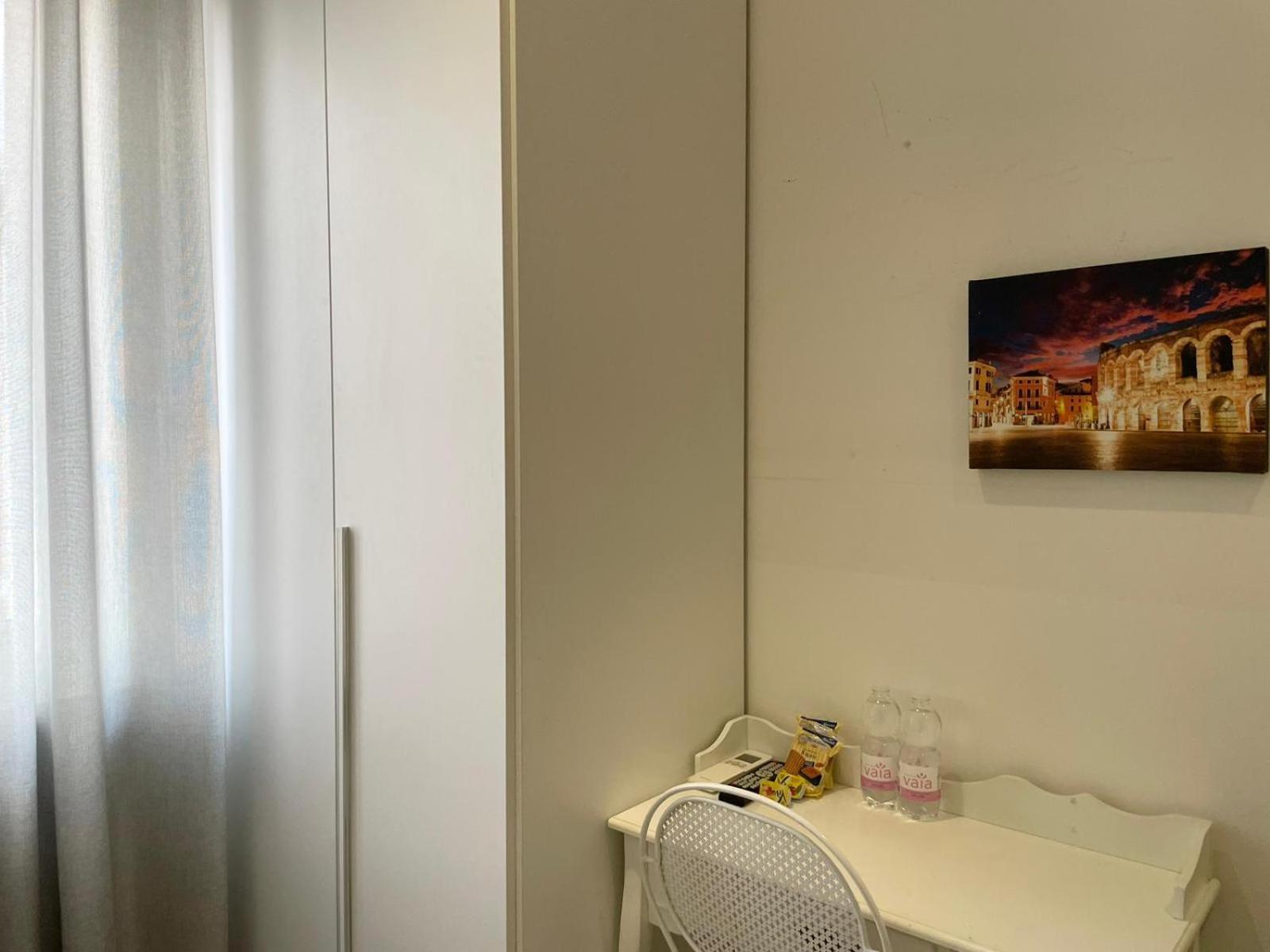 Confortini Rooms Sunday เวโรนา ภายนอก รูปภาพ