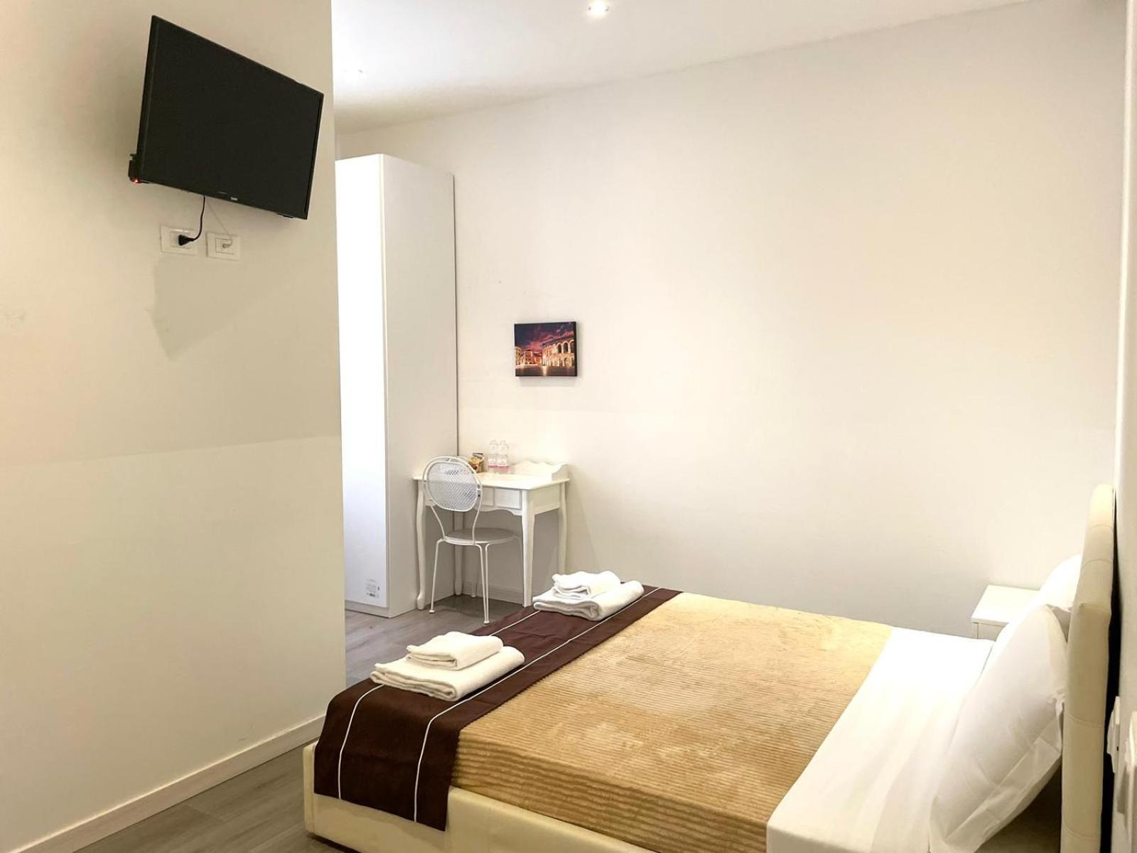 Confortini Rooms Sunday เวโรนา ภายนอก รูปภาพ